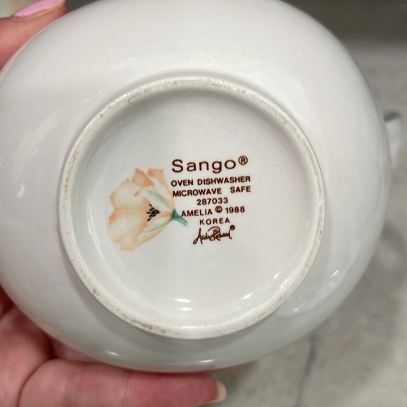 Creamer and sugar - Picture 4 of 6